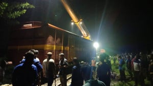 ৫ ঘণ্টা পর খুলনার সঙ্গে সারা দেশের ট্রেন চলাচল স্বাভাবিক