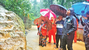 টেকনাফের পাহাড়ে অর্ধলাখ মানুষের  জীবন ঝুঁকিতে