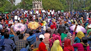 ১৪ দিন পর চালু হয় ফেসবুক