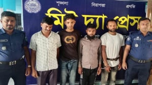চুরি করা টাকা দিয়ে তালাক দিচ্ছিলেন স্ত্রীকে, অতঃপর...