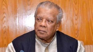 স্ত্রী সন্তানসহ আমির হোসেন আমুর ৪৪ ব্যাংক হিসাব অবরুদ্ধ