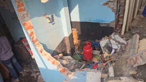 ধামরাইয়ে গ্যাস লিকেজ থেকে বিস্ফোরণ, দম্পতি দগ্ধ