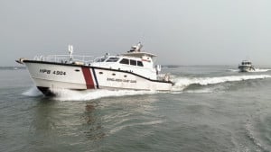ভাসমান নৌযানে ‘পণ্যের গুদাম’, অভিযানে কোস্ট গার্ড