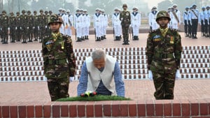 জাতীয় স্মৃতিসৌধে প্রধান উপদেষ্টার শ্রদ্ধা নিবেদন