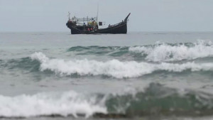 সমুদ্রে নৌকাডুবি: ৪ রোহিঙ্গার মরদেহ উদ্ধার, বিজিবি সদস্যসহ নিখোঁজ অনেকে
