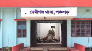 দুই স্ত্রীর পাল্টা দাবিতে দুদিনেও হয়নি দাফন