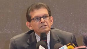 বাংলাদেশি নাগরিক হিসেবে সব অধিকার ভোগ করার জন্য প্রস্তুত আছি: নিরাপত্তা উপদেষ্টা
