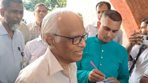 প্রধান উপদেষ্টা পদত্যাগ করছেন না, আমরা যাচ্ছি না: পরিকল্পনা উপদেষ্টা