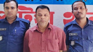 দুবাই থেকে ফিরে বিমানবন্দরে গ্রেপ্তার ৫৭ মামলার আসামি