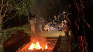 সাত ঘণ্টা পর অবরোধ তুলে নিলেন শিক্ষার্থীরা