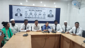 খুলনা আইনজীবী সমিতির নির্বাচন স্থগিত, প্রতিবাদ প্রার্থীদের