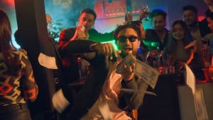 ‘টাকা’ নিয়ে হইচই, কে নেবে আর কে ছেড়ে দেবে