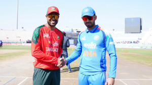 সেই ভুলের জন্য ক্ষমা চাইলেন আকবর