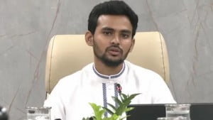 সরকারের সঙ্গে যুক্ত আরও কেউ কেউ ভোটের আলোচনায় আছেন