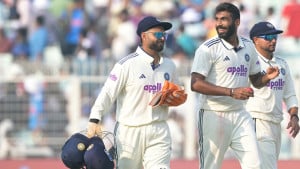 বুমরাহর তোপে প্রোটিয়াদের ধস 