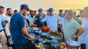 পতেঙ্গা সৈতক দখল করে ব্যবসা করলে কঠোর ব্যবস্থা: মেয়র শাহাদাত