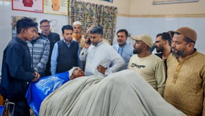 প্রতীকী দাঁড়িপাল্লা টাঙাতে বাধা, আলমডাঙ্গায় বিএনপি–জামায়াত সংঘর্ষে আহত ১১