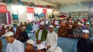 ফরিদপুরে হাফেজ পড়ুয়া শিক্ষার্থীদের কম্পিউটার প্রশিক্ষণ