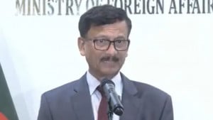 শেখ হাসিনাকে ফেরাতে দুই প্রক্রিয়ায় ভারতকে চিঠি দেবে বাংলাদেশ