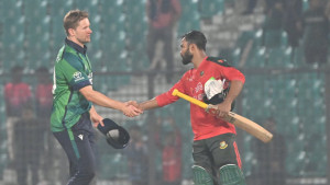 পাওয়ার প্লের ব্যাটিংকে দুষলেন হৃদয়