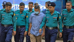 ট্রাইব্যুনালে হাজির করা হয়েছে রাজসাক্ষী সাবেক আইজিপি মামুনকে