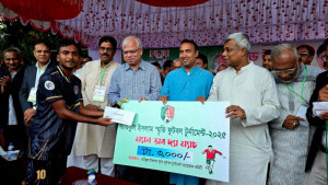 যশোরে তরিকুল ইসলাম স্মৃতি ফুটবল টুর্নামেন্ট শুরু