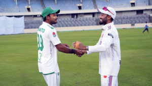 সেঞ্চুরির পথে মুশফিক, খুলনাকে হারাল রাজশাহী 