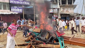 মনোনয়ন দ্বন্দ্বে বিএনপির দুপক্ষের হামলা-পাল্টা হামলা 