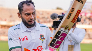 শততম টেস্টে সেঞ্চুরিতে যে কিংবদন্তিদের পাশে মুশফিক 
