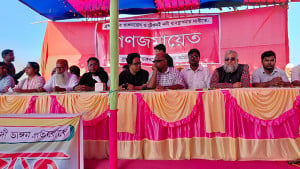 ‘রৌমারীর যখন একটা অংশ ভাঙে, আমার অস্তিত্ব ভাঙে’ 