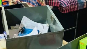 প্রহরীদের বেঁধে রেখে হিমাগারে ডাকাতি