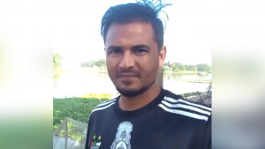 গভীর রাতে বাড়ি থেকে ডেকে নিয়ে যুবককে গুলি করে হত্যা
