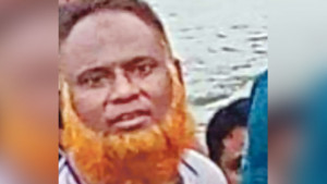 পদ্মার চরে কাকনের রাজত্ব, কথায় কথায় গুলি করে মানুষ হত্যা