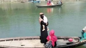 খেয়া ভাড়া নিয়ে মাইকে ঘোষণা দিয়ে দুপক্ষের সংঘর্ষ, আহত ২০
