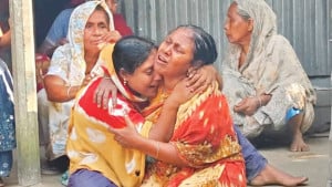 গাড়িতে চোরাগোপ্তা আগুন, মৃত্যু
