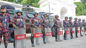 ভয়- ভোগান্তি, দেশজুড়ে সতর্কতা