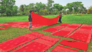 বাটিক কাপড়ের গ্রাম কমলপুর
