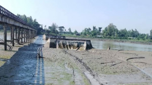 পলিতে ঢেকে গেছে রাবার ড্যাম, বোরো চাষে অনিশ্চয়তা