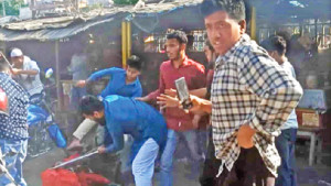 ঠাকুরগাঁওয়ে ৩  বাউলকে মারধর,  খুলনায় হামলা