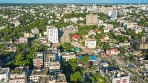 সিলেটে ঝুঁকিপূর্ণ ভবন চিহ্নিত  হয়, আটকে যায় অপসারণ