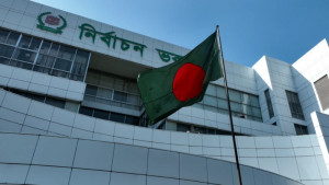 জোট শরিকদের একই প্রতীকে নির্বাচনের সুযোগ নিয়ে বিতর্ক