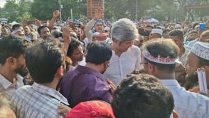 শাহবাগে শিক্ষকদের অবরোধস্থলে সাকি-মঞ্জুকে ঘিরে উত্তপ্ত পরিস্থিতি