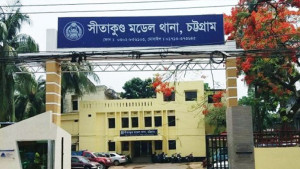 ছাত্রদল নেতার হাতে লাঞ্ছিত বিএনপি নেতা