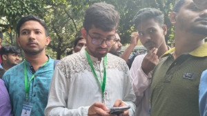 ছবিসহ ভোটার তালিকা দেখতে বাধা, অভিযোগ ছাত্রদল সমর্থিত ভিপি প্রার্থীর