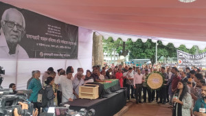 শহীদ মিনারে ভাষাসংগ্রামী আহমদ রফিককে শেষ শ্রদ্ধা