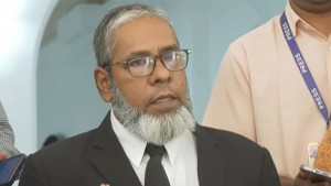 অন্যের ঘাড়ে বন্দুক রেখে বাঁচতে চাইছেন সাবেক আইজিপি মামুন