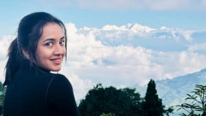 একই ধাঁচের কাজ করতে ভালো লাগে না: আইশা