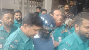 আত্মসমর্পণ করে কারাগারে সাবেক সচিব খুরশীদ