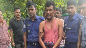 পুলিশের ওপর হামলা করে শটগান-ওয়াকিটকি নিয়ে পালায় দুই আসামি, গ্রেপ্তার এক