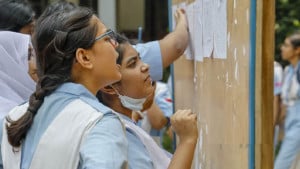 প্রায় অর্ধেক পরীক্ষার্থীই এবার উচ্চমাধ্যমিকের চৌকাঠ পেরুতে পারেননি